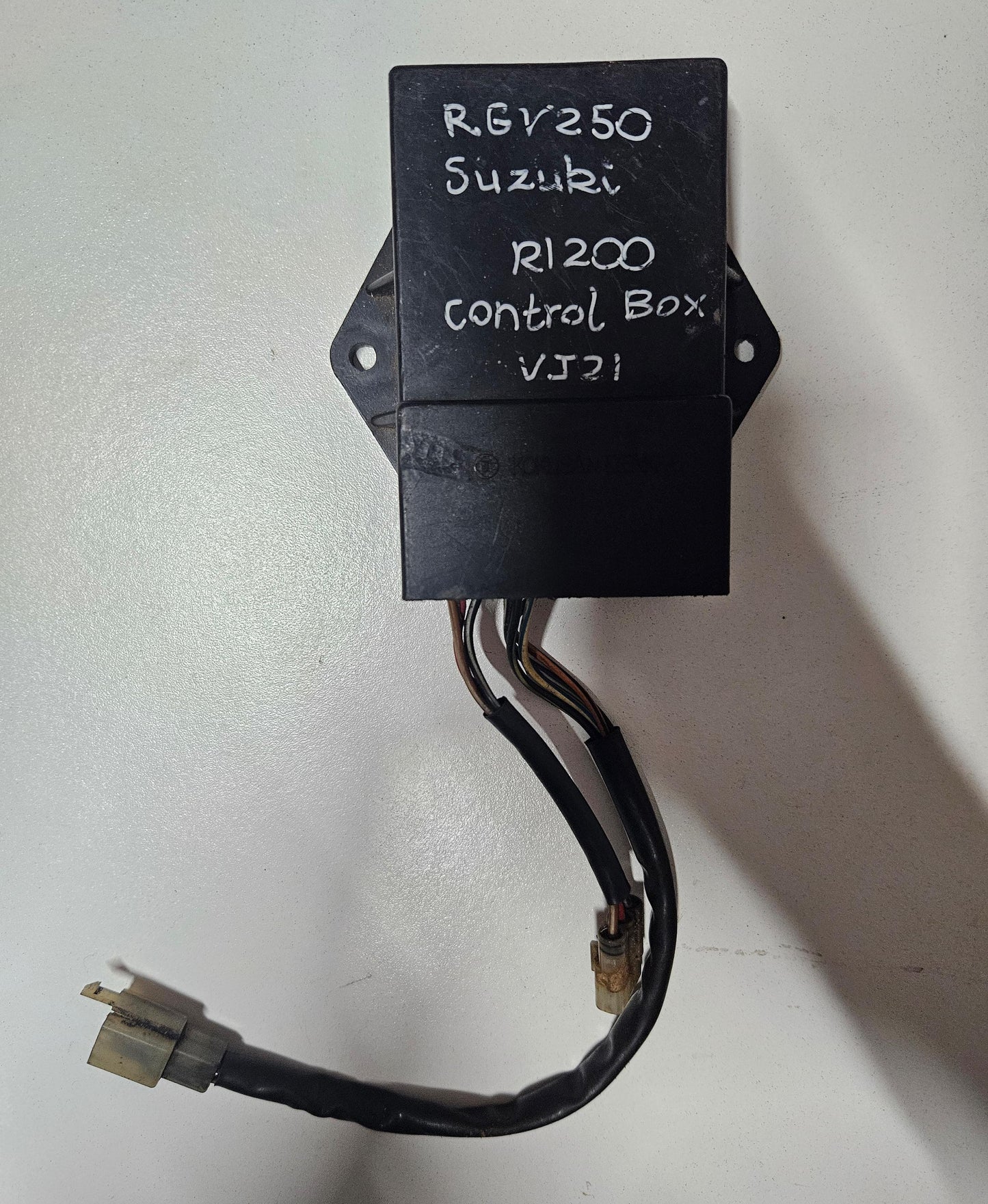 Suzuki RGV250 VJ21 CDI / ECU