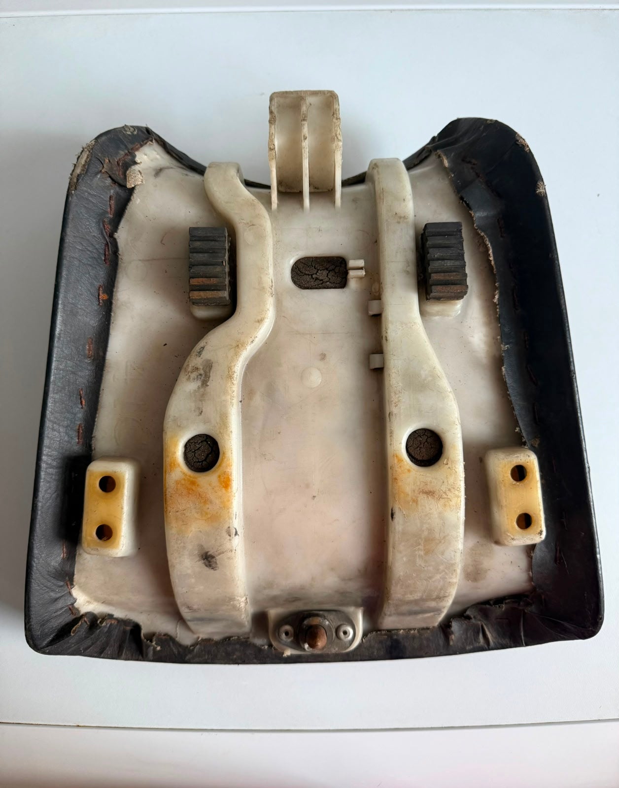 Suzuki GSX-R1100 Front / Rider Seat