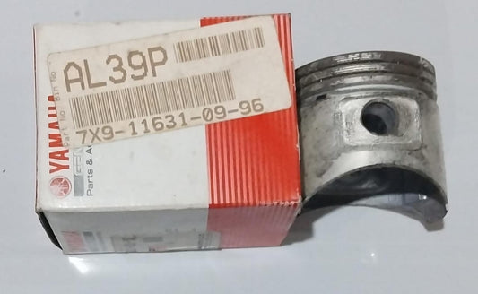 Yamaha EF600 Piston