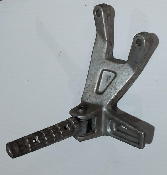 Yamaha FZR1000 Left Rear Footrest Bracket