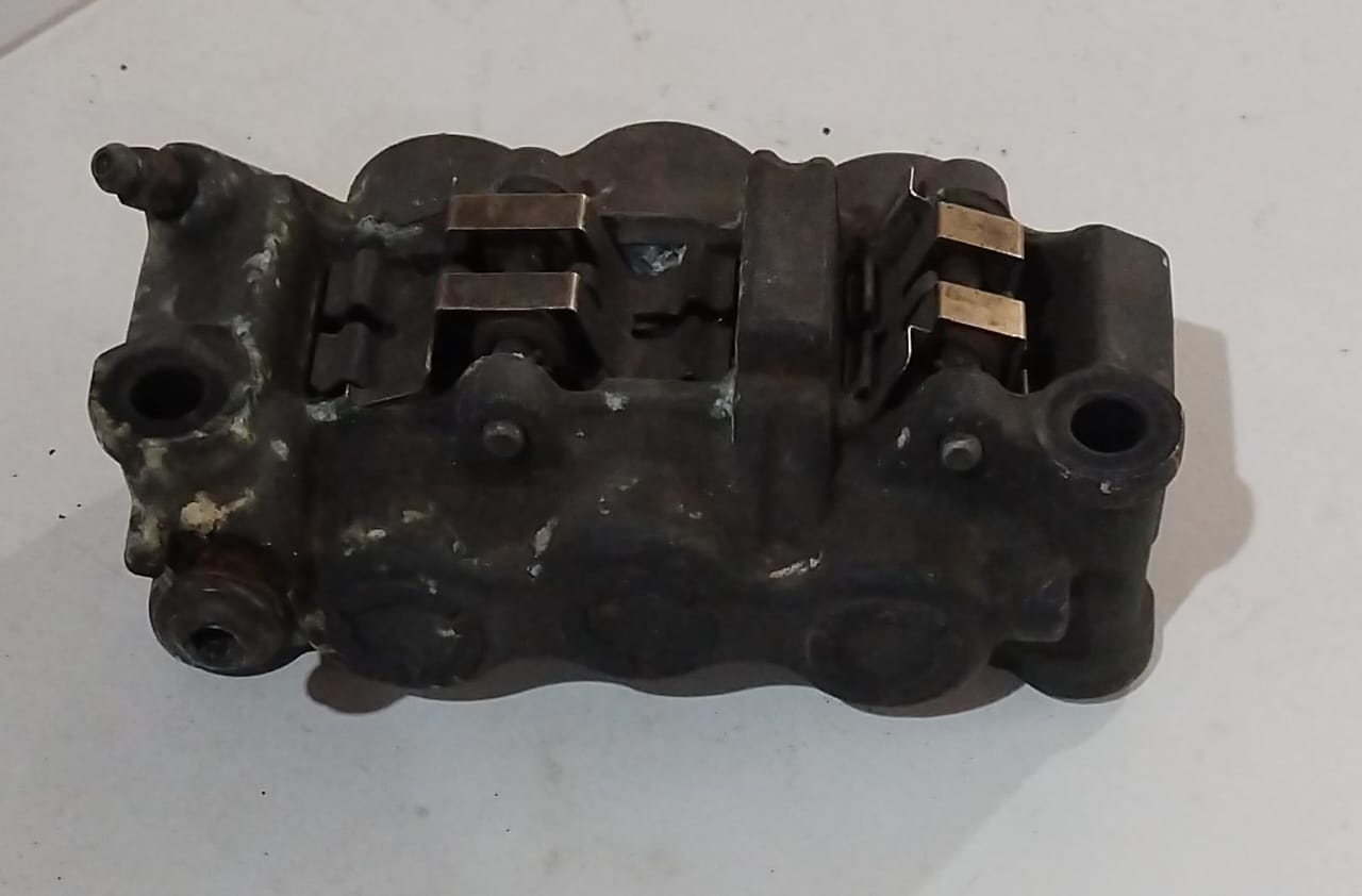 Yamaha Big Bang YZF-R1 YZFR1 R1 Right Brake Caliper