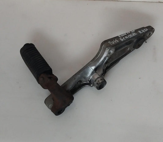 Yamaha XS1100 Right Passenger Footrest Bracket