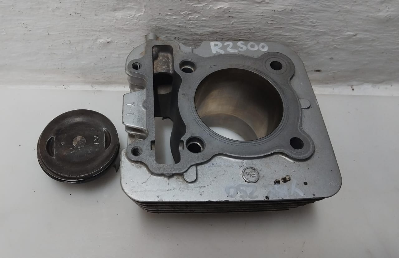 Yamaha YBR250 Barrel and Piston