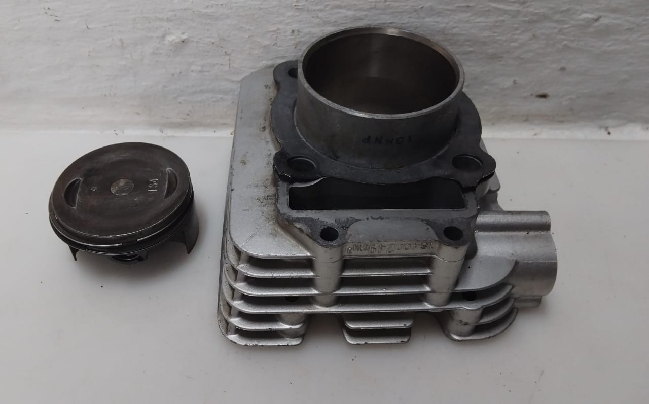 Yamaha YBR250 Barrel and Piston