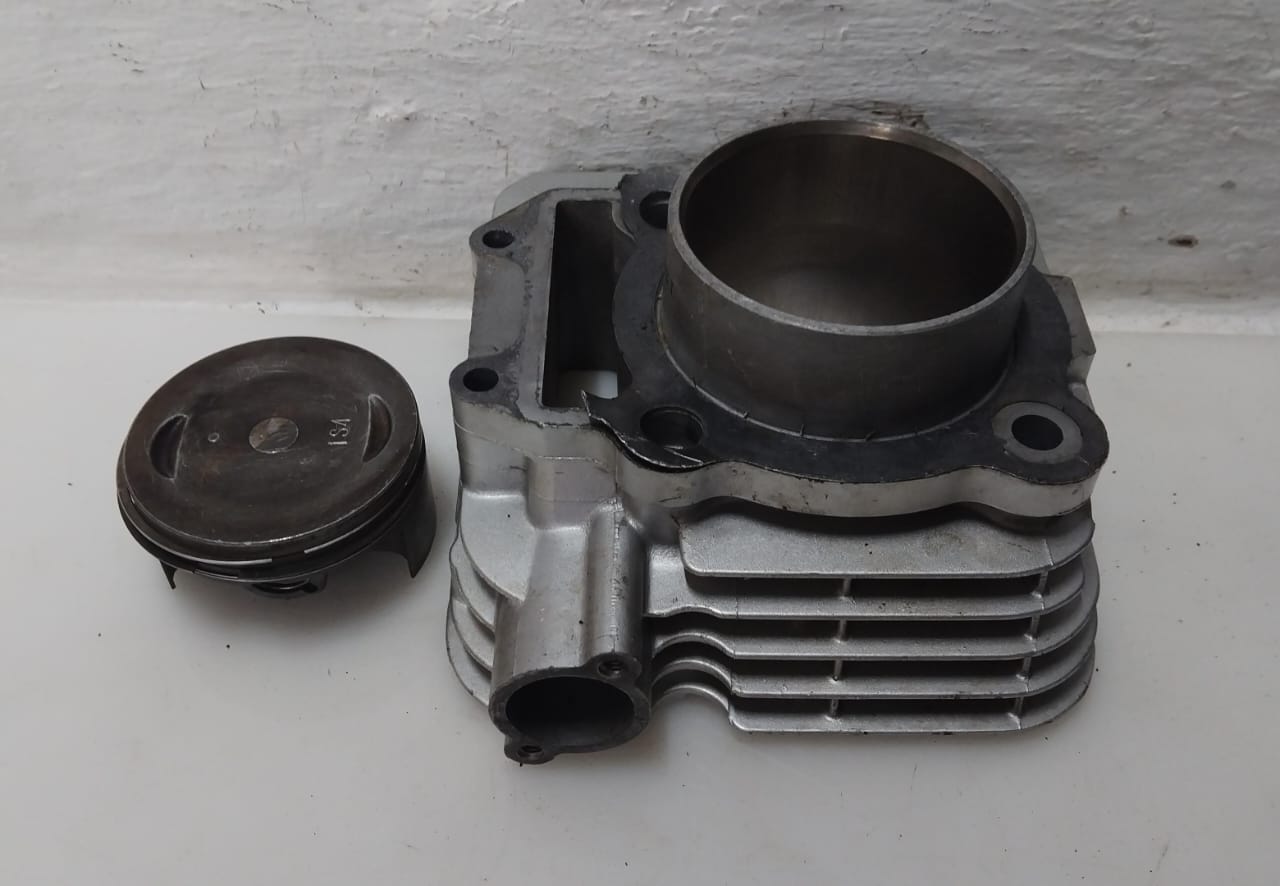 Yamaha YBR250 Barrel and Piston