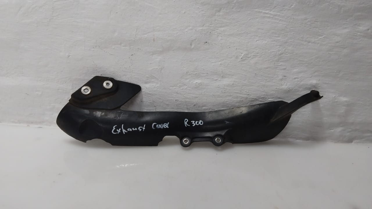 Yamaha YZF-R1 YZFR1 R1 Exhaust Cover – Montclair Motorcycles Online