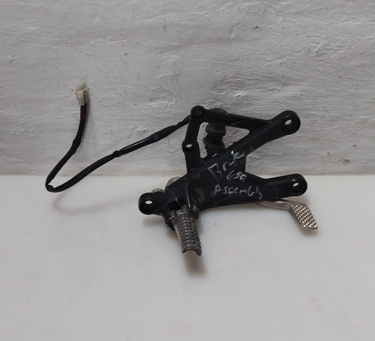 Yamaha YZF-R1 R1 Footrest Bracket and Pedal
