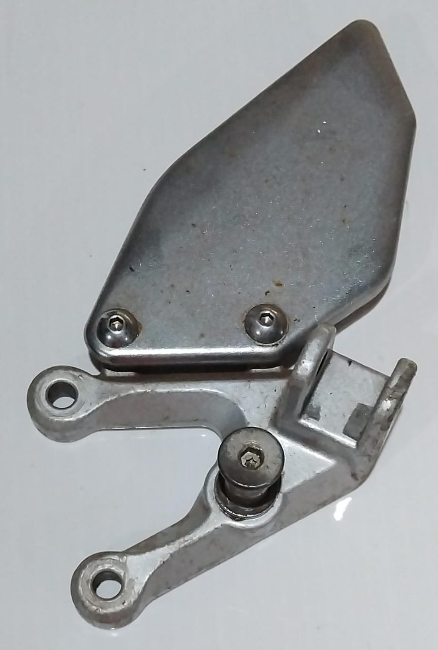 Yamaha YZF-R3 YZFR3 R3 Front Left Footrest Bracket