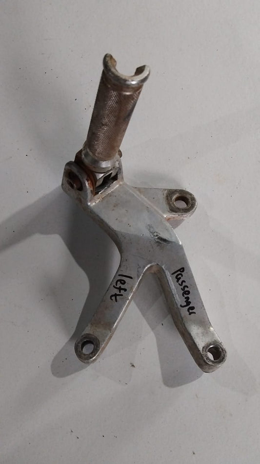 Yamaha YZF600R Thundercat 600 Rear Left Footrest Bracket